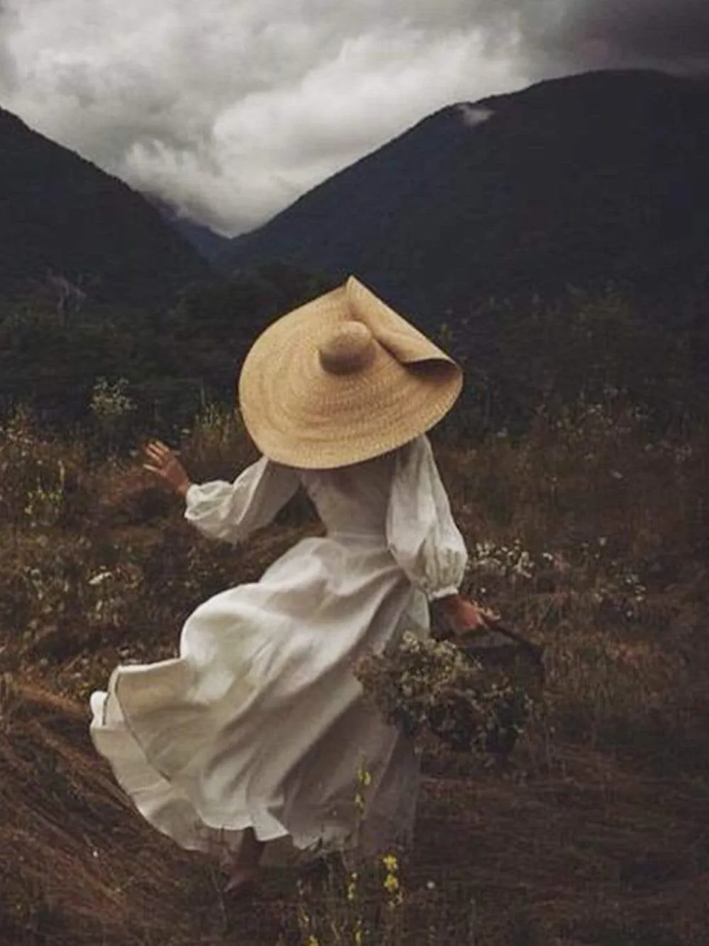 BOMB Oversized Straw-Hat